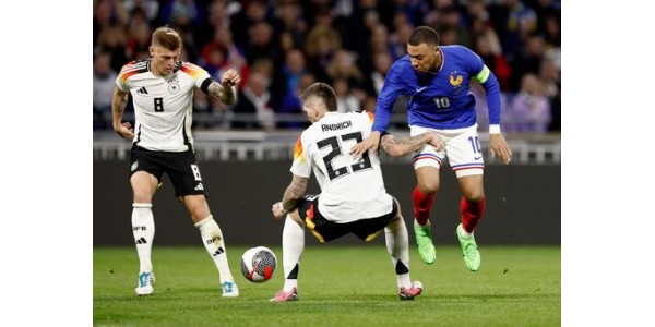 Různé profesní dráhy Toniho Kroose a Marca Reuse